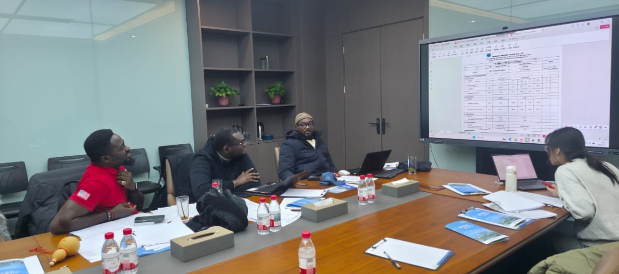 Photo mission réception matériel électrique en Chine 